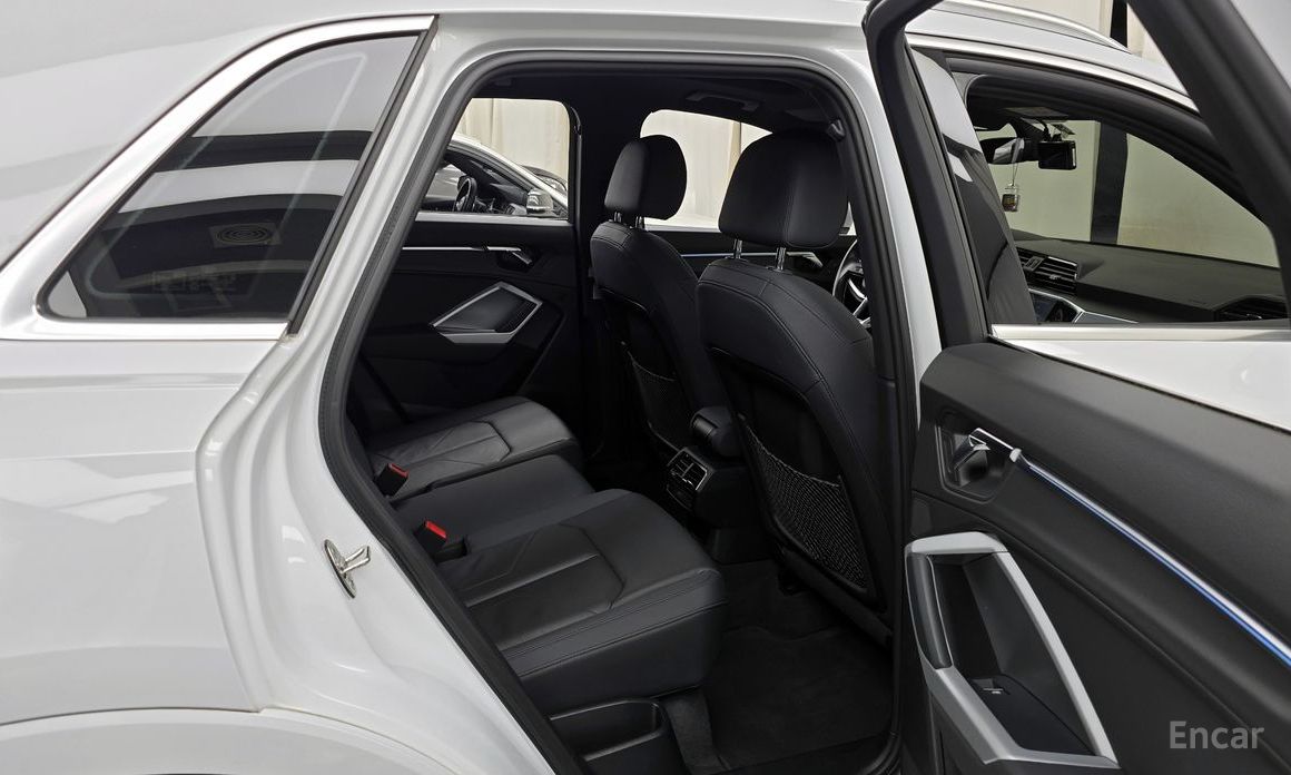 Audi Q3 (F3) 35 TDI Premium №13