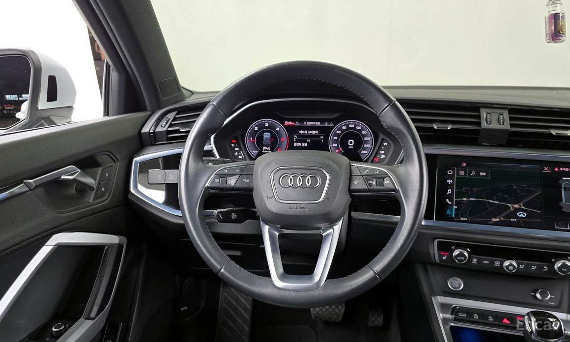 Audi Q3 (F3) 35 TDI Premium №14