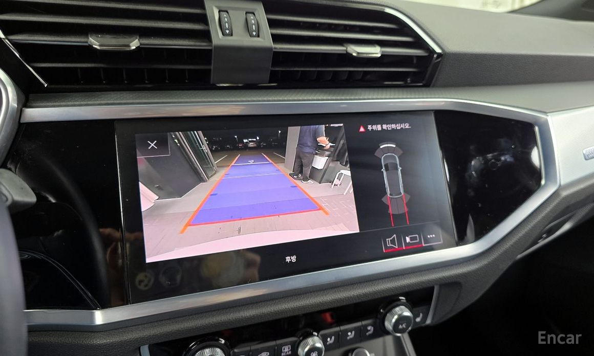 Audi Q3 (F3) 35 TDI Premium №16