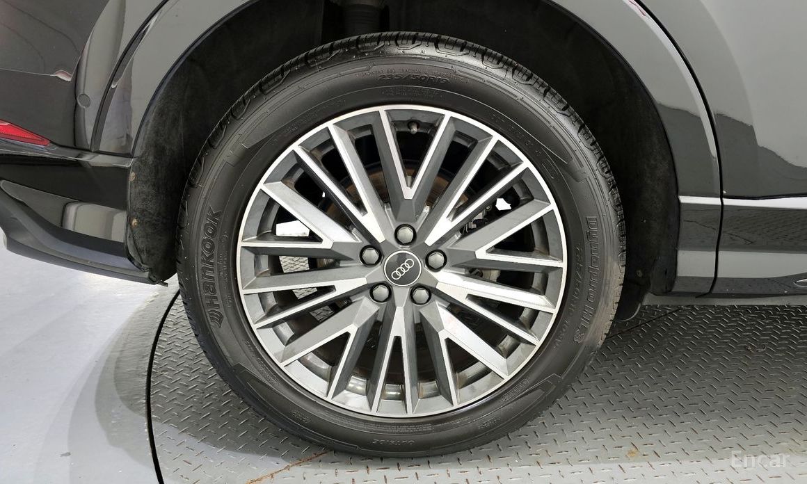 Audi Q3 (F3) 35 TDI Quattro Premium №6