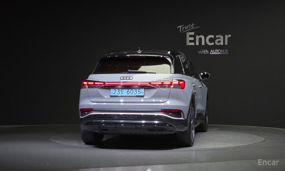 Q4 e-Tron (F4)40 Premium 5