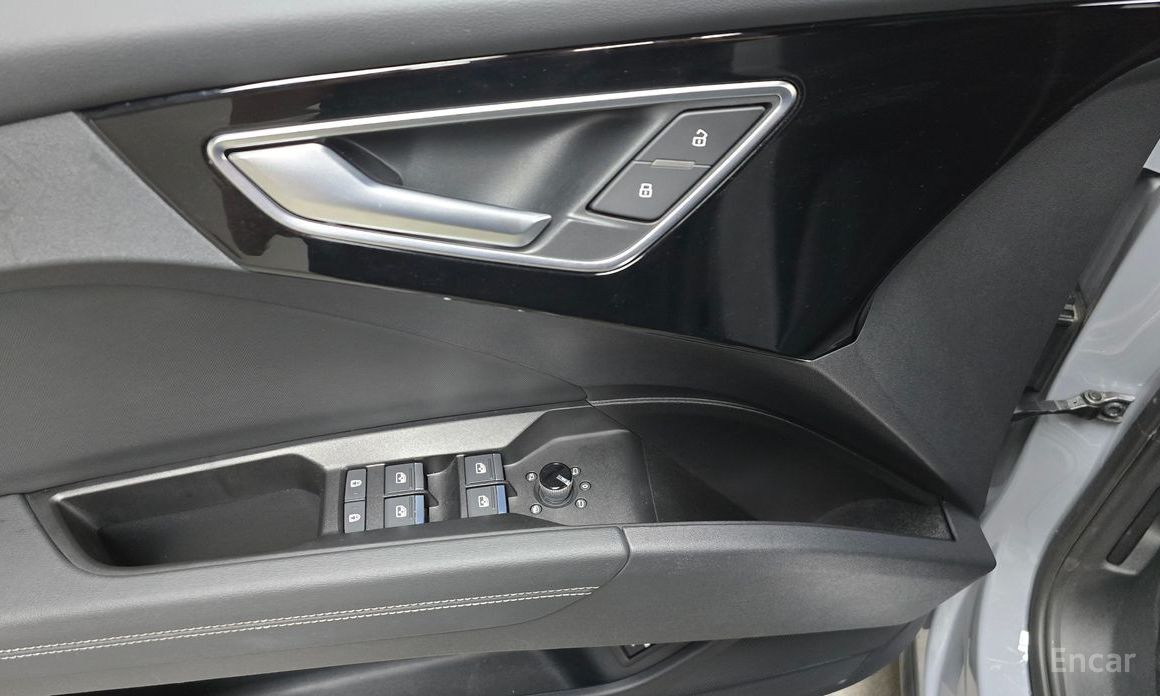 Q4 e-Tron (F4)40 Premium 19