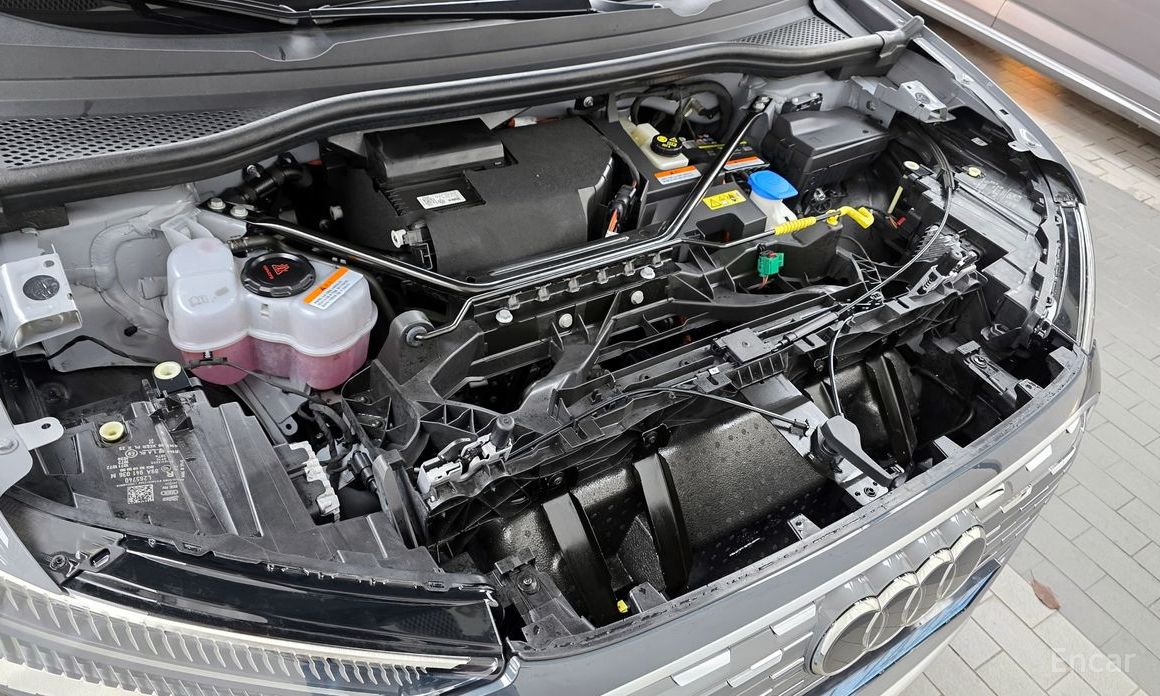 Q4 e-Tron (F4)40 Premium 7
