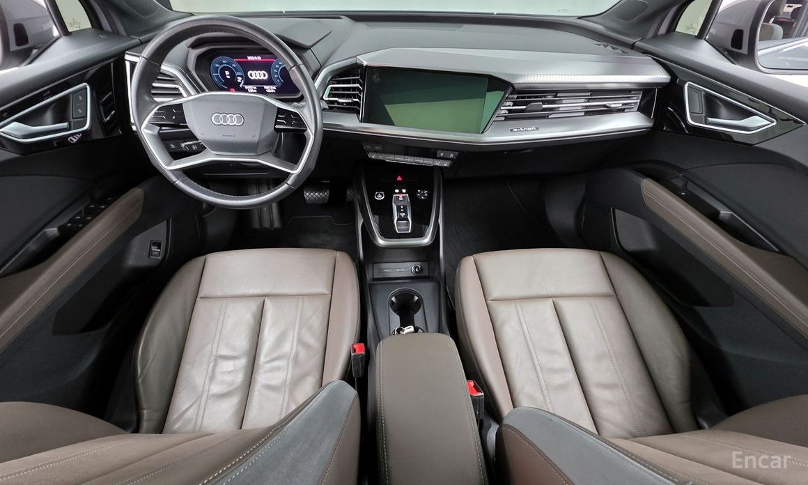 Q4 e-Tron (F4)40 Premium 8
