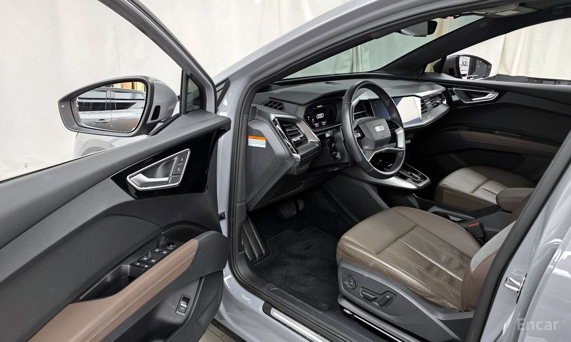 Q4 e-Tron (F4)40 Premium 11