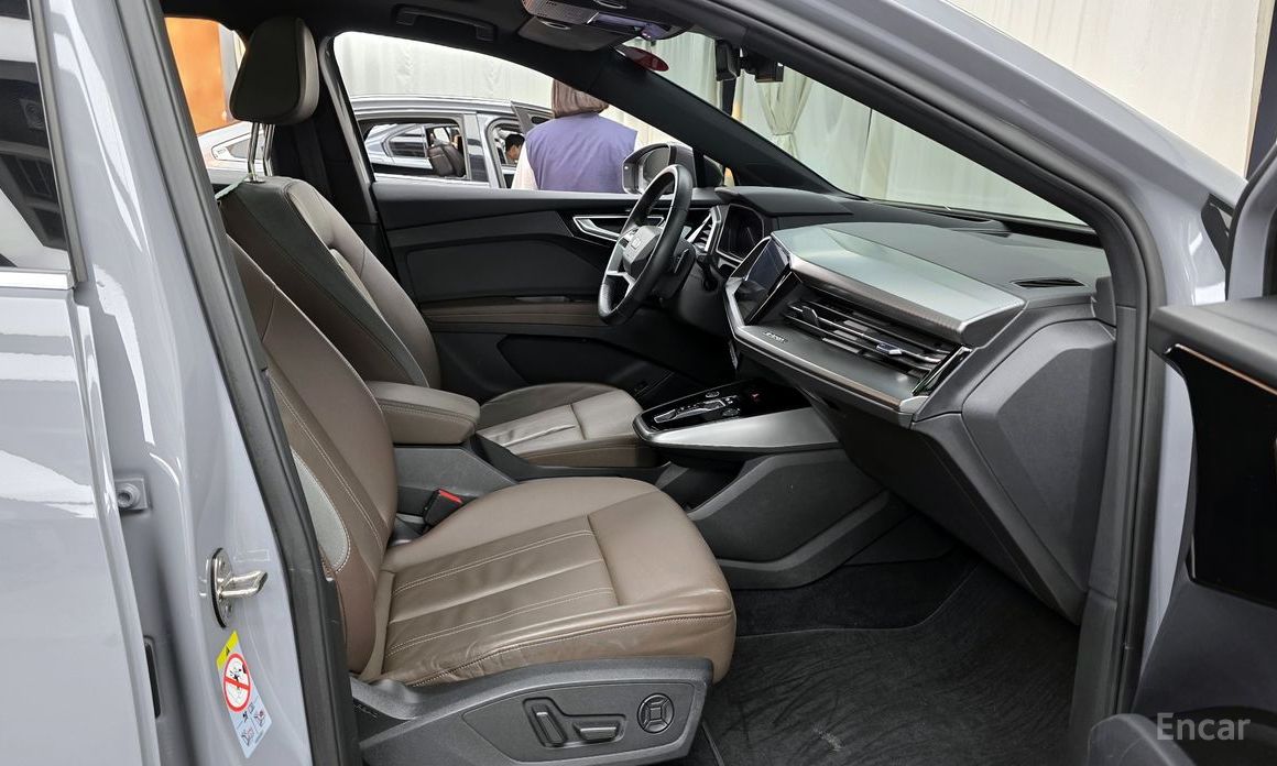 Q4 e-Tron (F4)40 Premium 12