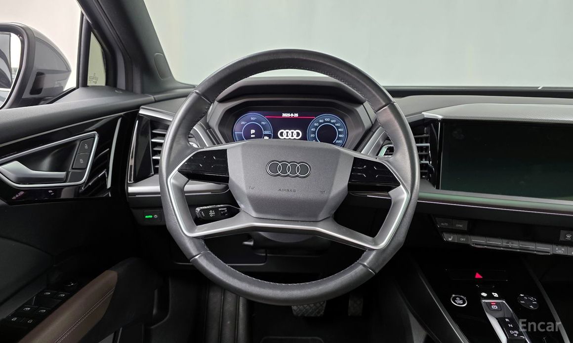 Q4 e-Tron (F4)40 Premium 14