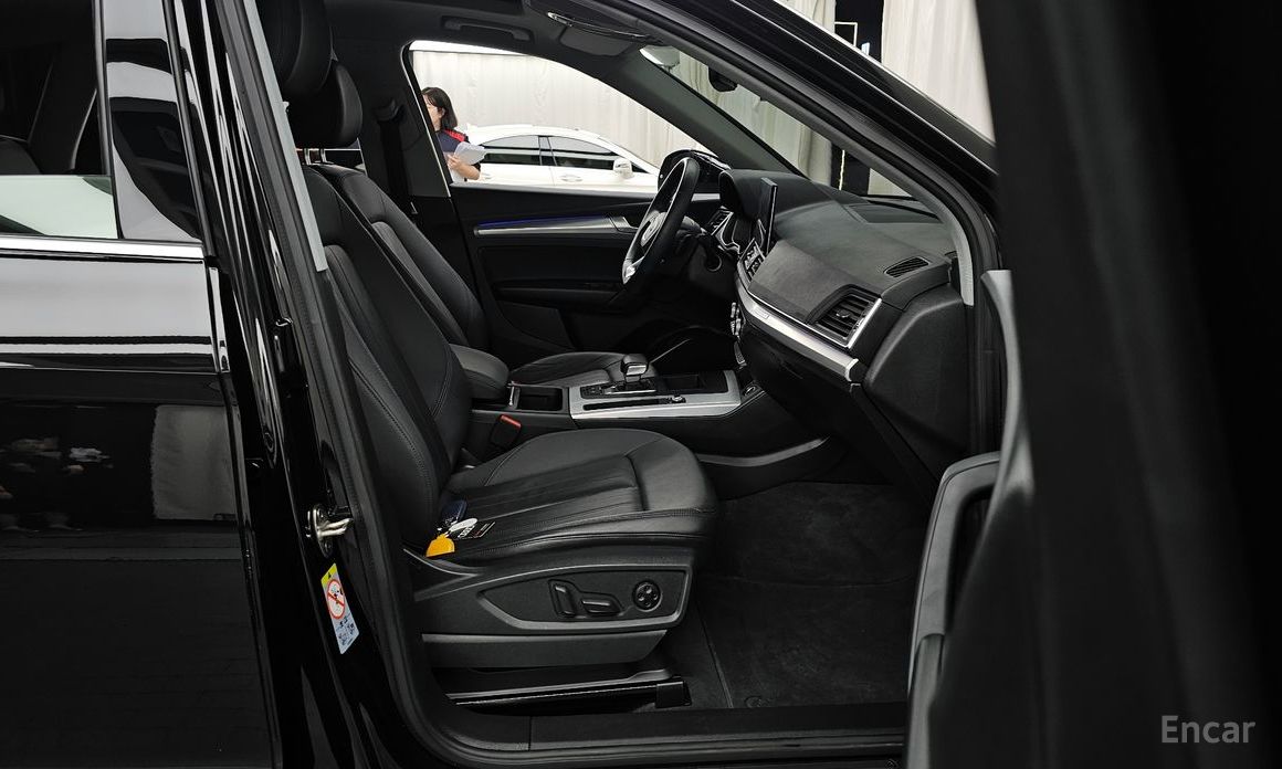 Q5 (FY)40 TDI Quattro 12