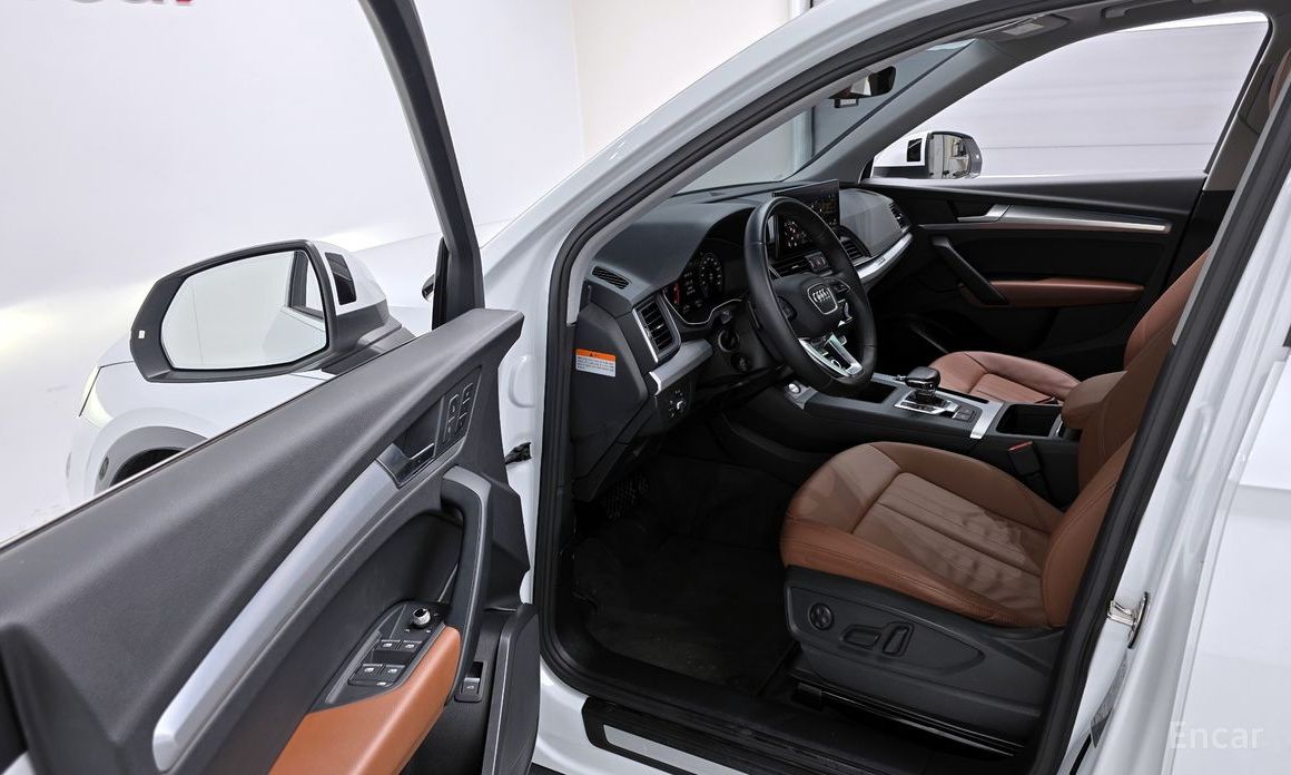 Q5 (FY)40 TDI Quattro 12