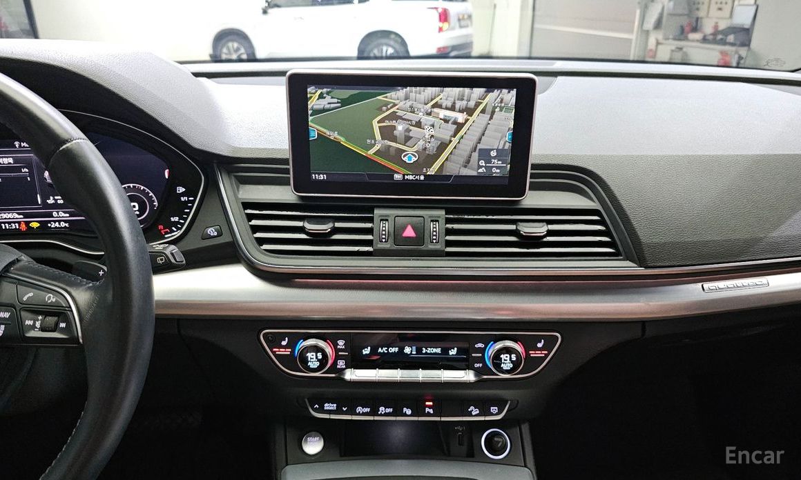 Q5 (FY)40 TDI Quattro Premium 18