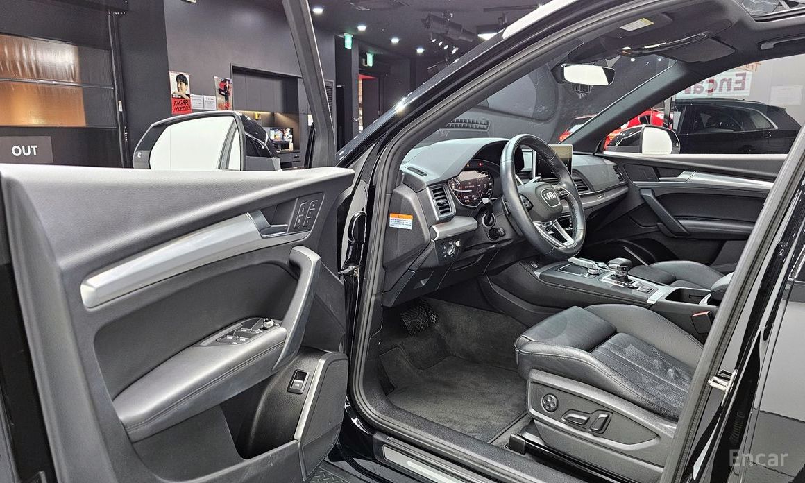 Q5 (FY)40 TDI Quattro Premium 12