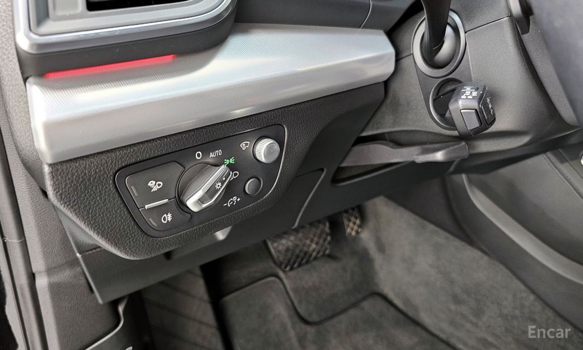 Q5 (FY)40 TDI Quattro Premium 17