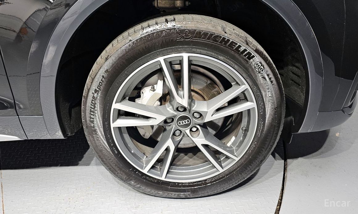 Q5 (FY)45 TFSI Quattro 6