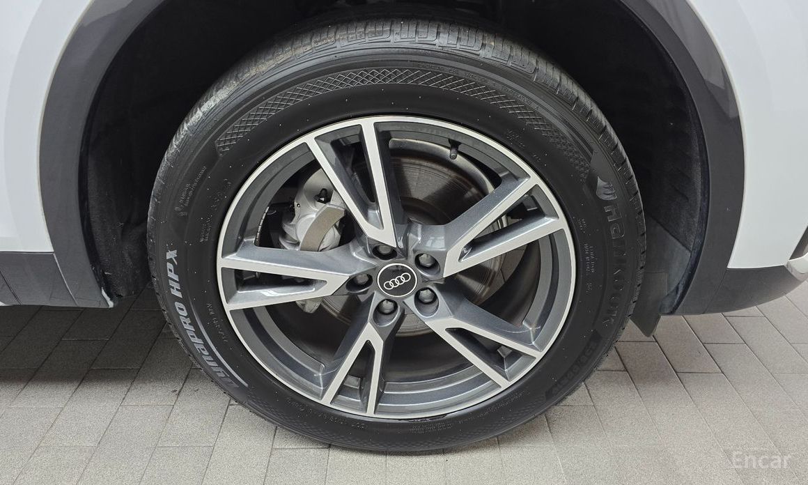 Q5 (FY)45 TFSI Quattro 6