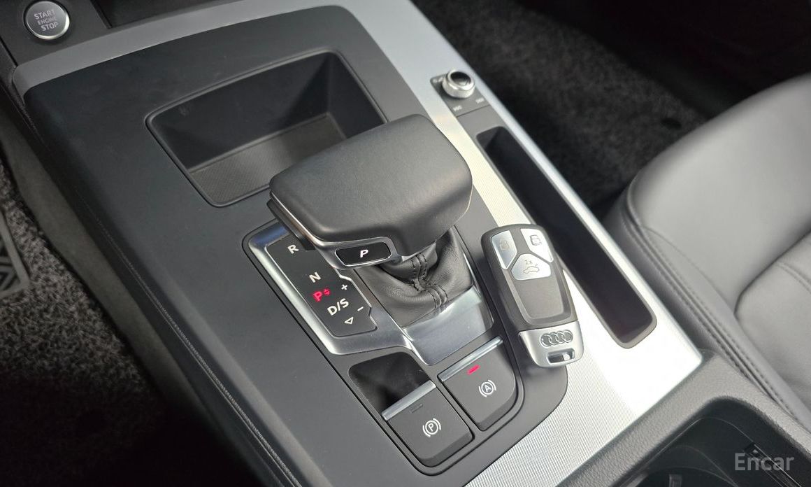 Q5 (FY)45 TFSI Quattro 10