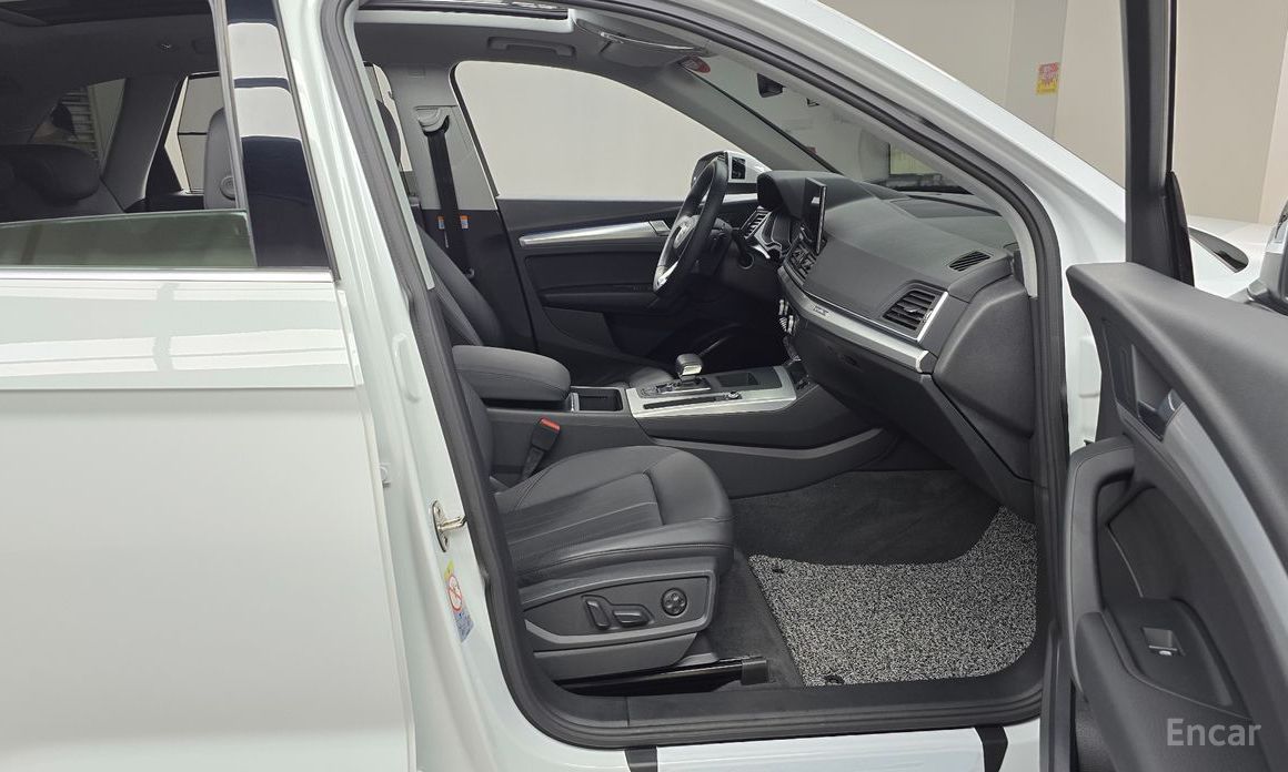 Q5 (FY)45 TFSI Quattro 12
