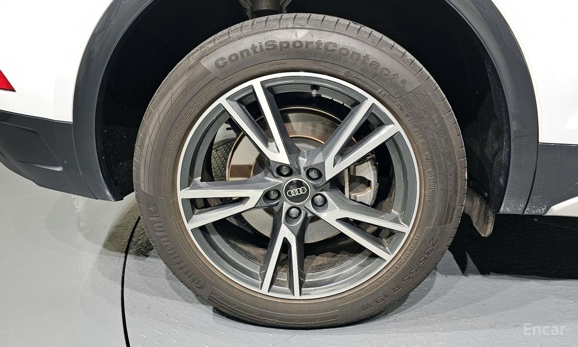 Q5 (FY)45 TFSI Quattro 6