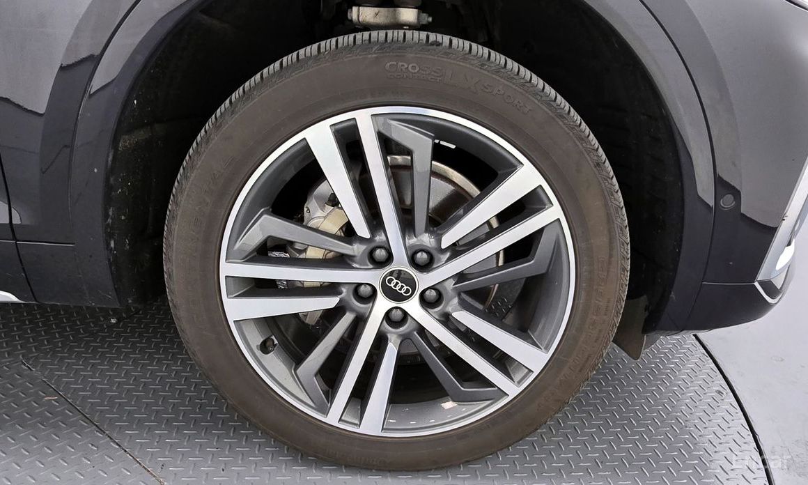 Q5 (FY)45 TFSI Quattro Premium 6