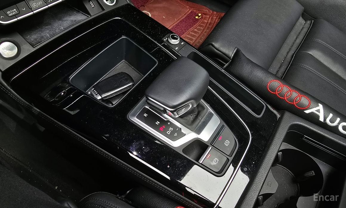 Q5 (FY)45 TFSI Quattro Premium 10