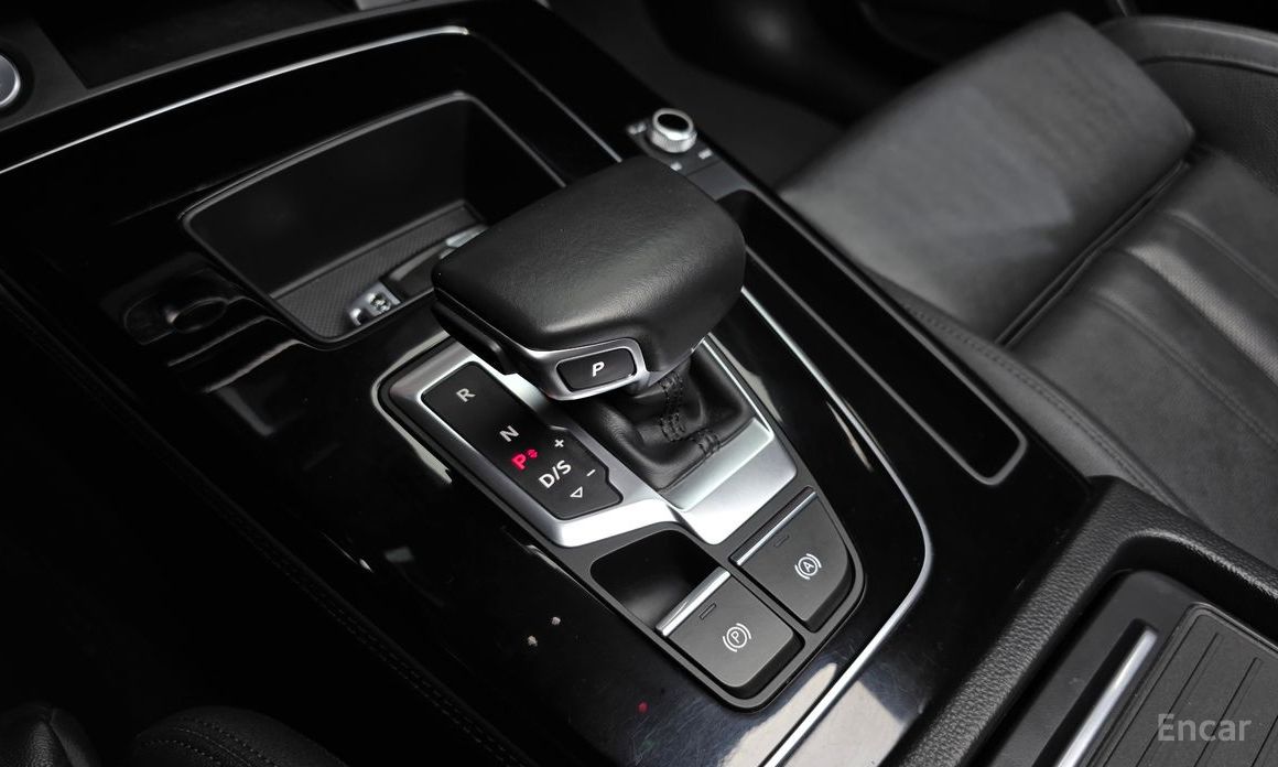 Q5 (FY)45 TFSI Quattro Premium 10