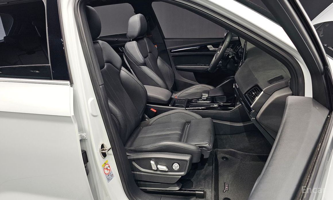 Q5 (FY)45 TFSI Quattro Premium 11