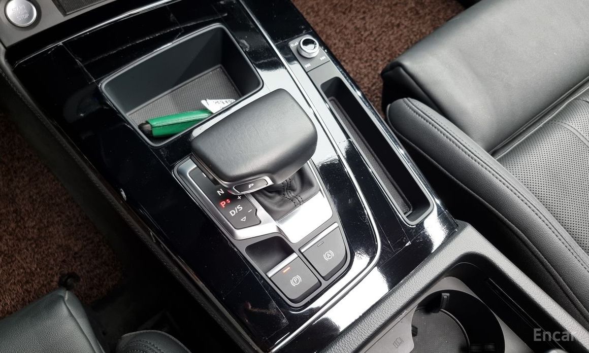 Q5 (FY)45 TFSI Quattro Premium 10