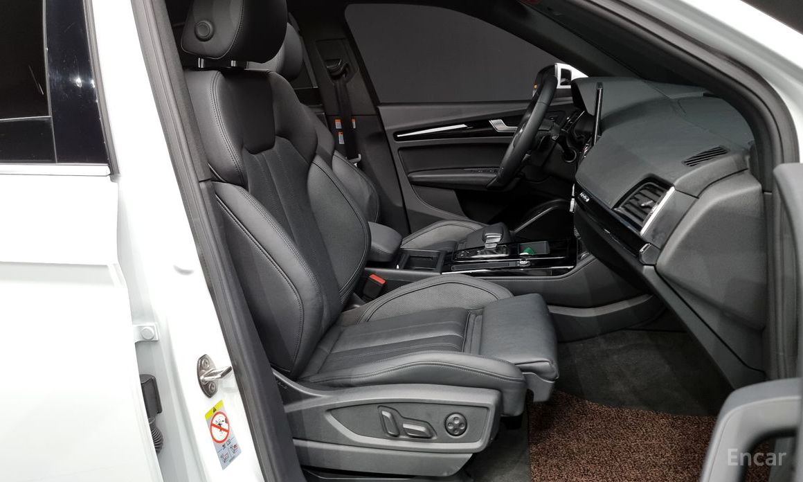 Q5 (FY)45 TFSI Quattro Premium 12