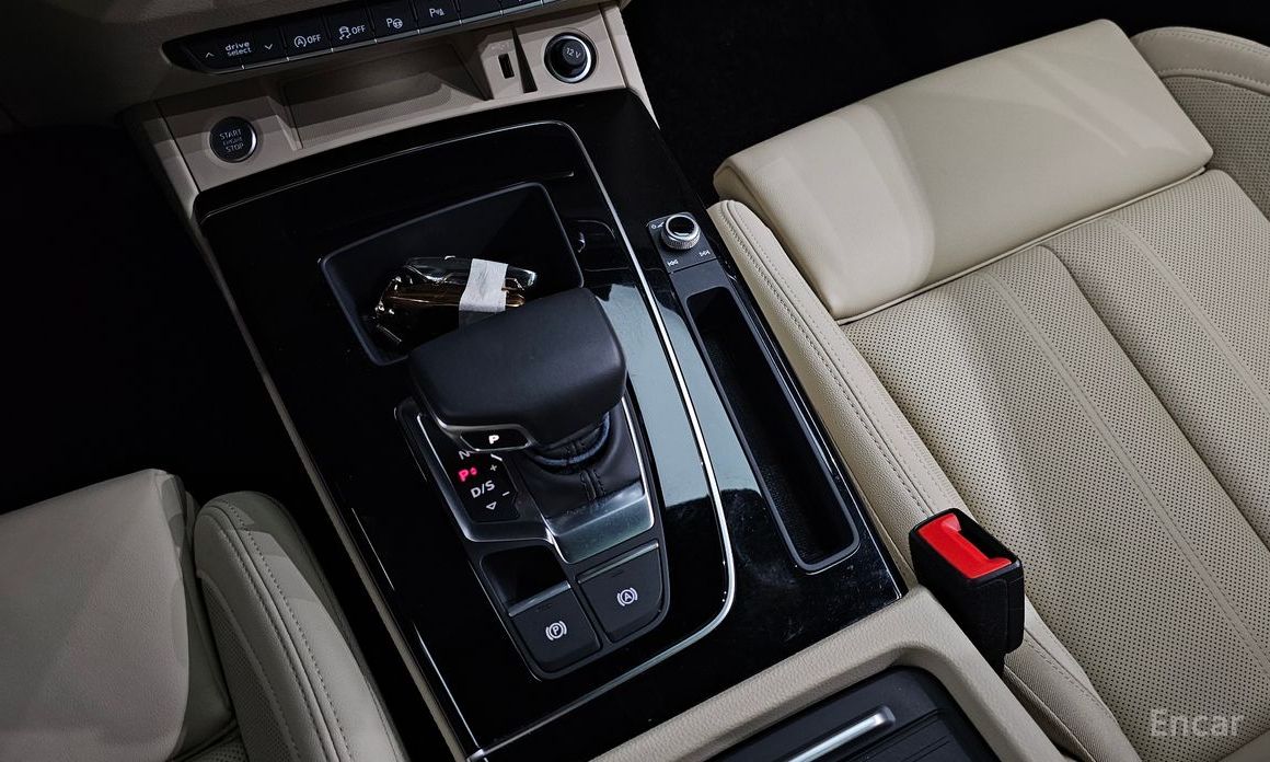 Q5 (FY)45 TFSI Quattro Premium 10
