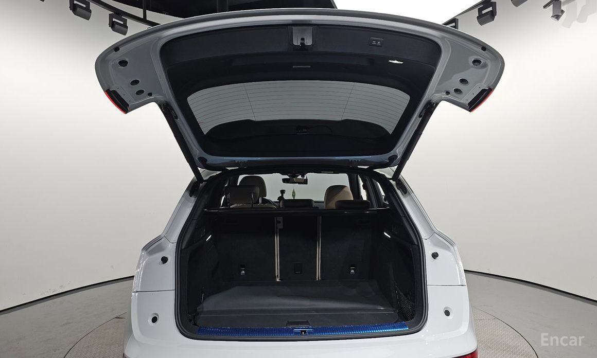 Q5 (FY)45 TFSI Quattro Premium 21
