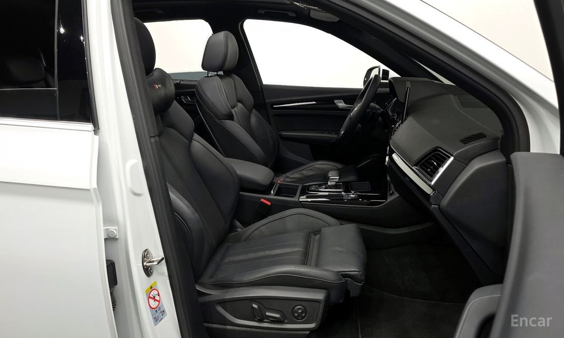 Q5 (FY)45 TFSI Quattro Premium 12