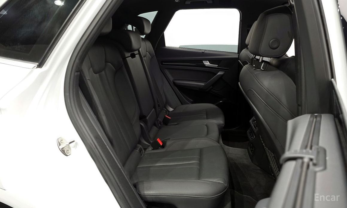 Q5 (FY)45 TFSI Quattro Premium 13