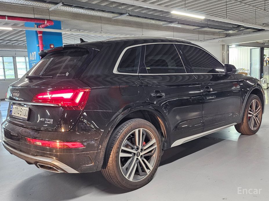 Q5 (FY)45 TFSI Quattro Premium 5