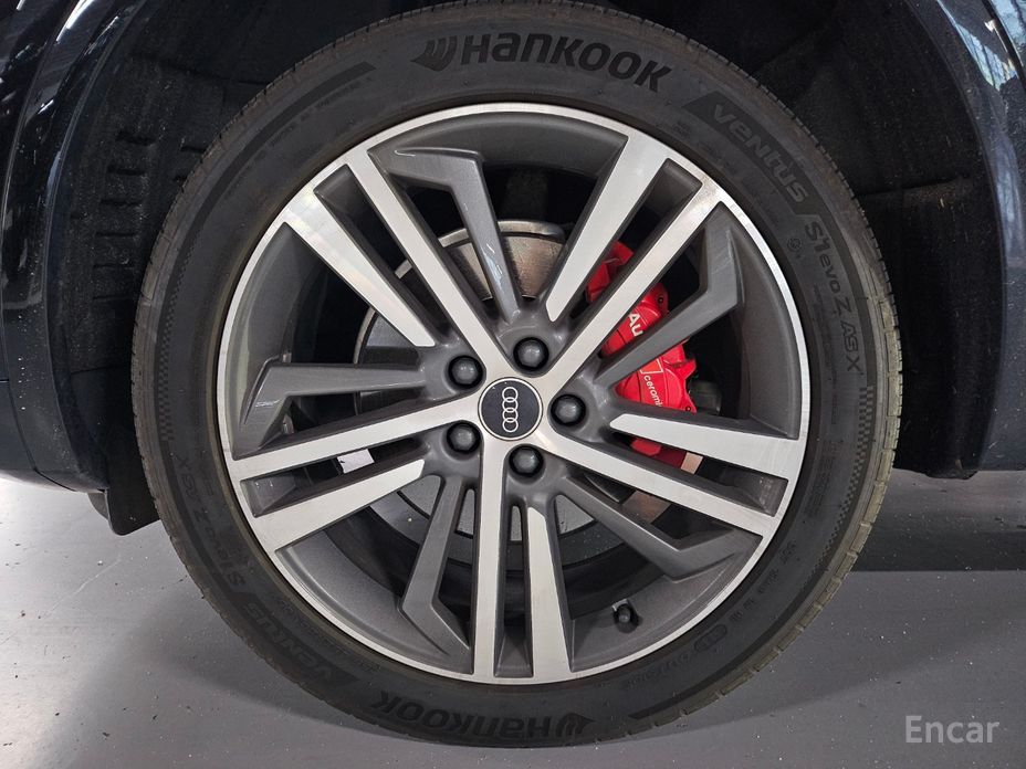 Q5 (FY)45 TFSI Quattro Premium 10