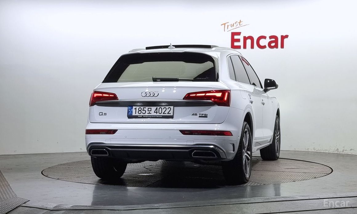 Q5 (FY)45 TFSI Quattro Premium 5