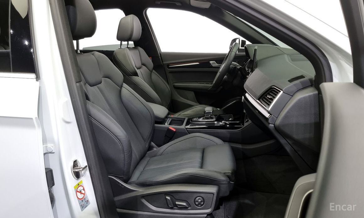 Q5 (FY)45 TFSI Quattro Premium 12