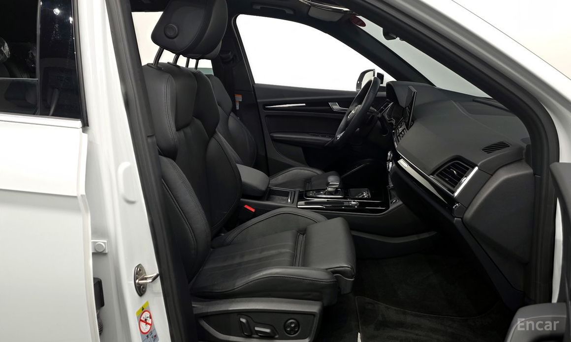 Q5 (FY)45 TFSI Quattro Premium 12