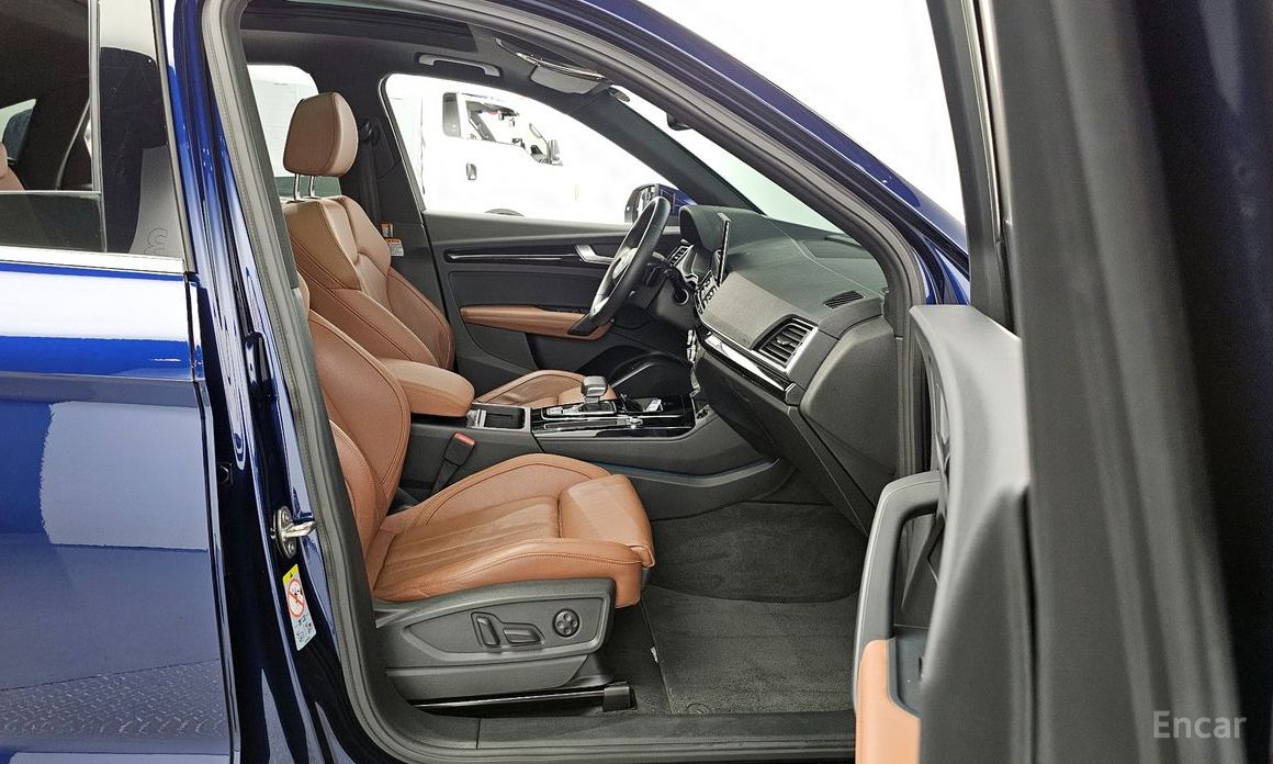 Q5 (FY)45 TFSI Quattro Premium Sportback 12