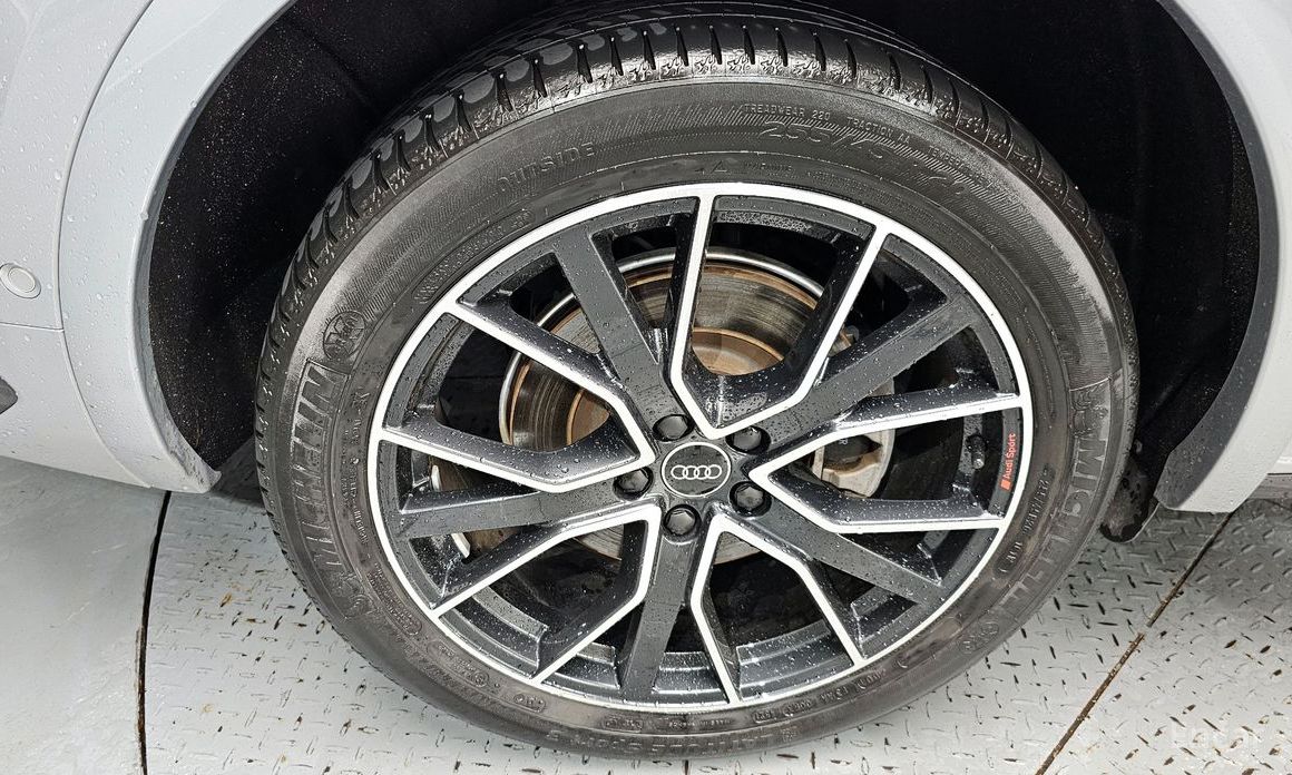 Q5 (FY)45 TFSI Quattro Premium Sportback 6
