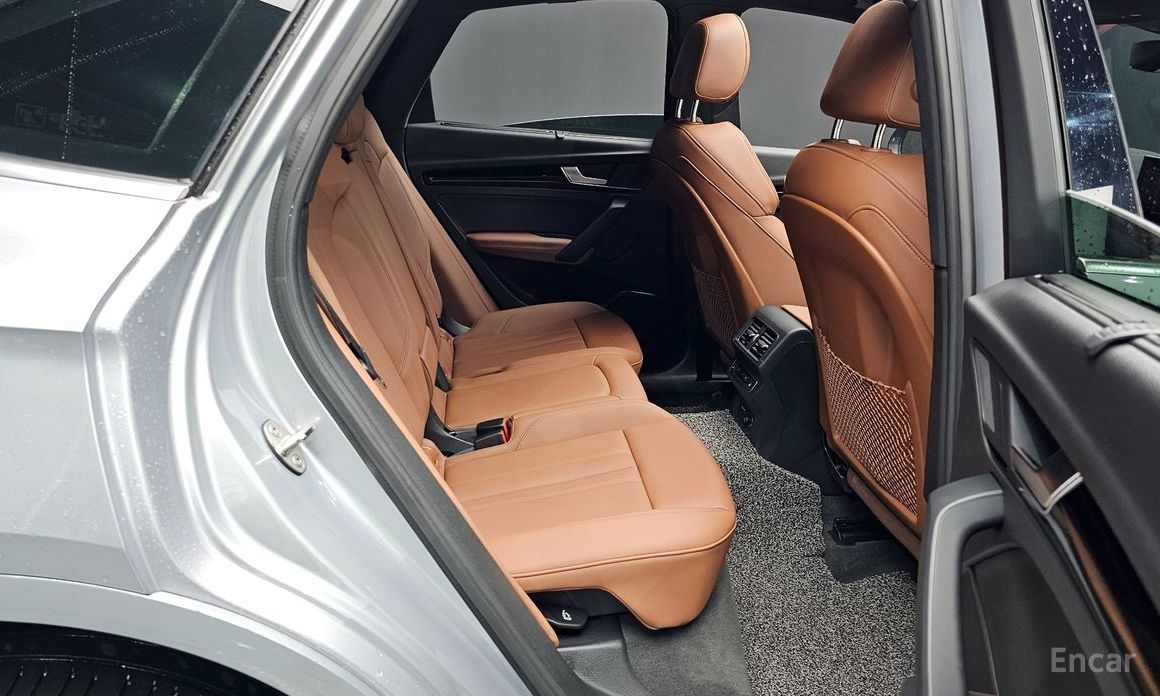 Q5 (FY)45 TFSI Quattro Premium Sportback 13