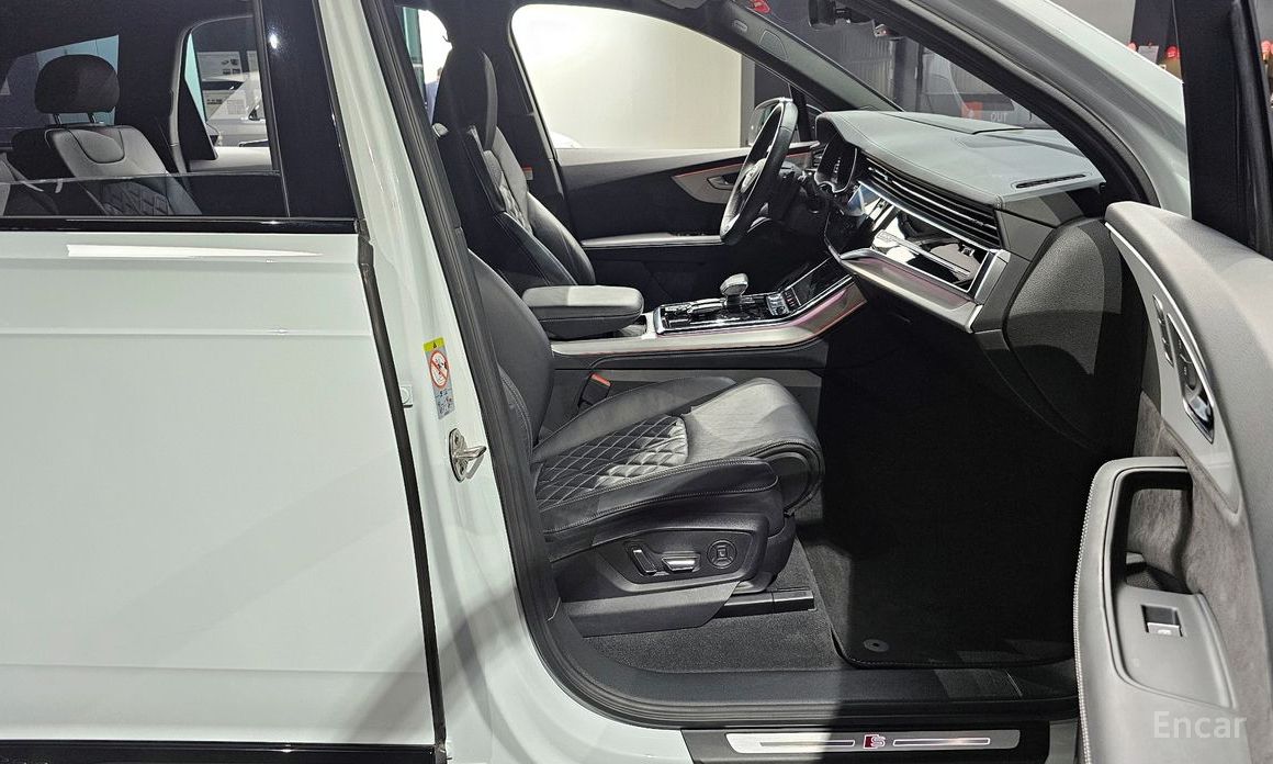 Q7 (4M)55 TFSI Quattro Premium 11