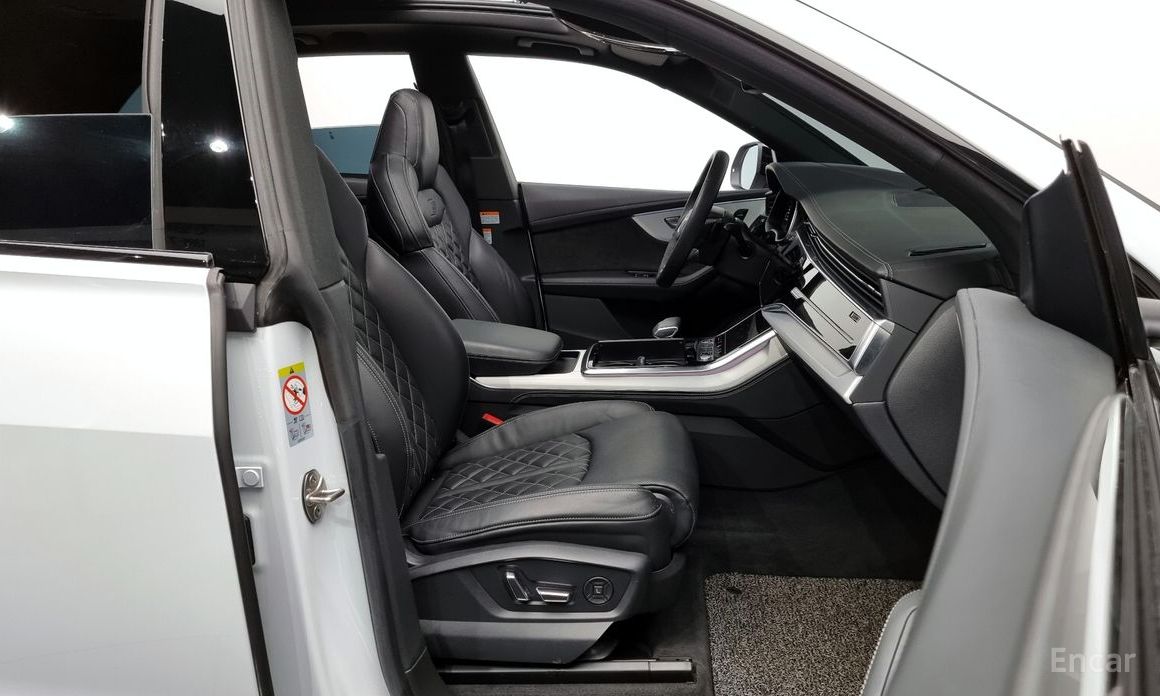 Q8 (4M) 55 TFSI Quattro Premium 12