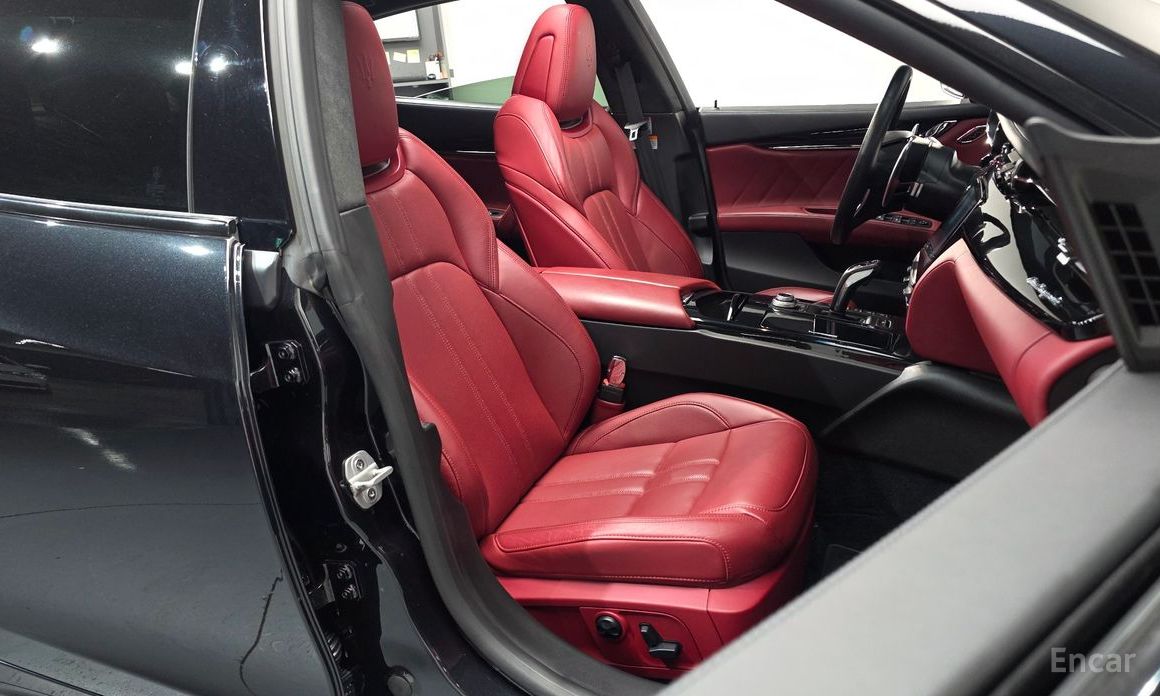 Quattroporte S Q4 3.0 V6 Gransport 11