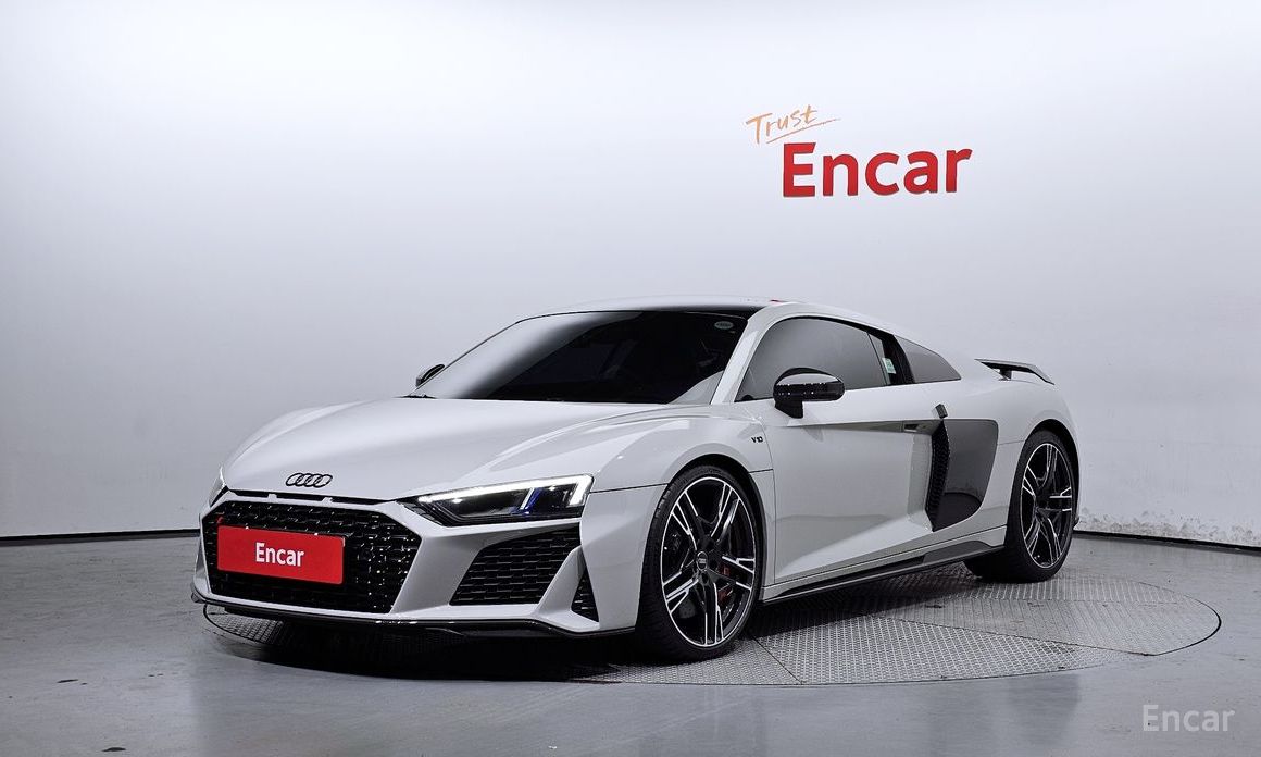 R8 (4S)5.2 V10 Performance Coupe 2