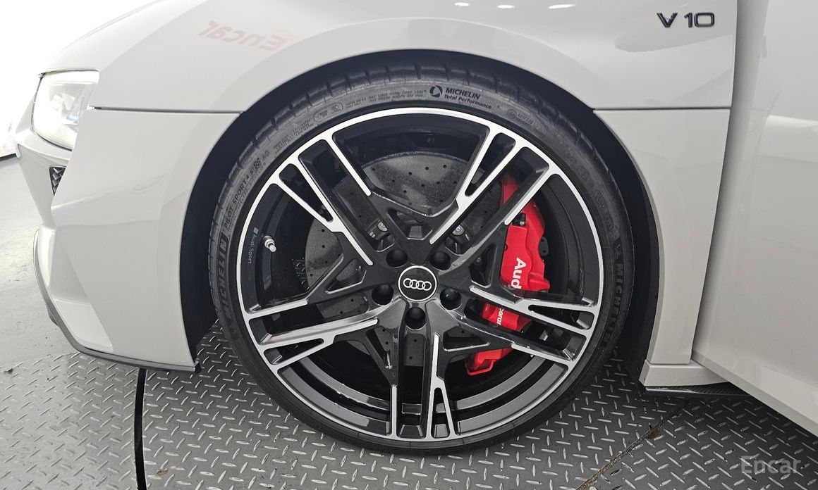 R8 (4S)5.2 V10 Performance Coupe 6