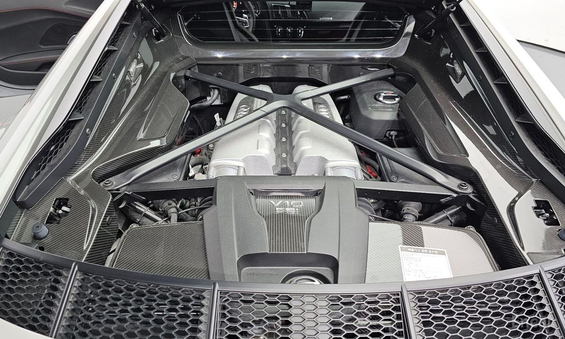 R8 (4S)5.2 V10 Performance Coupe 21