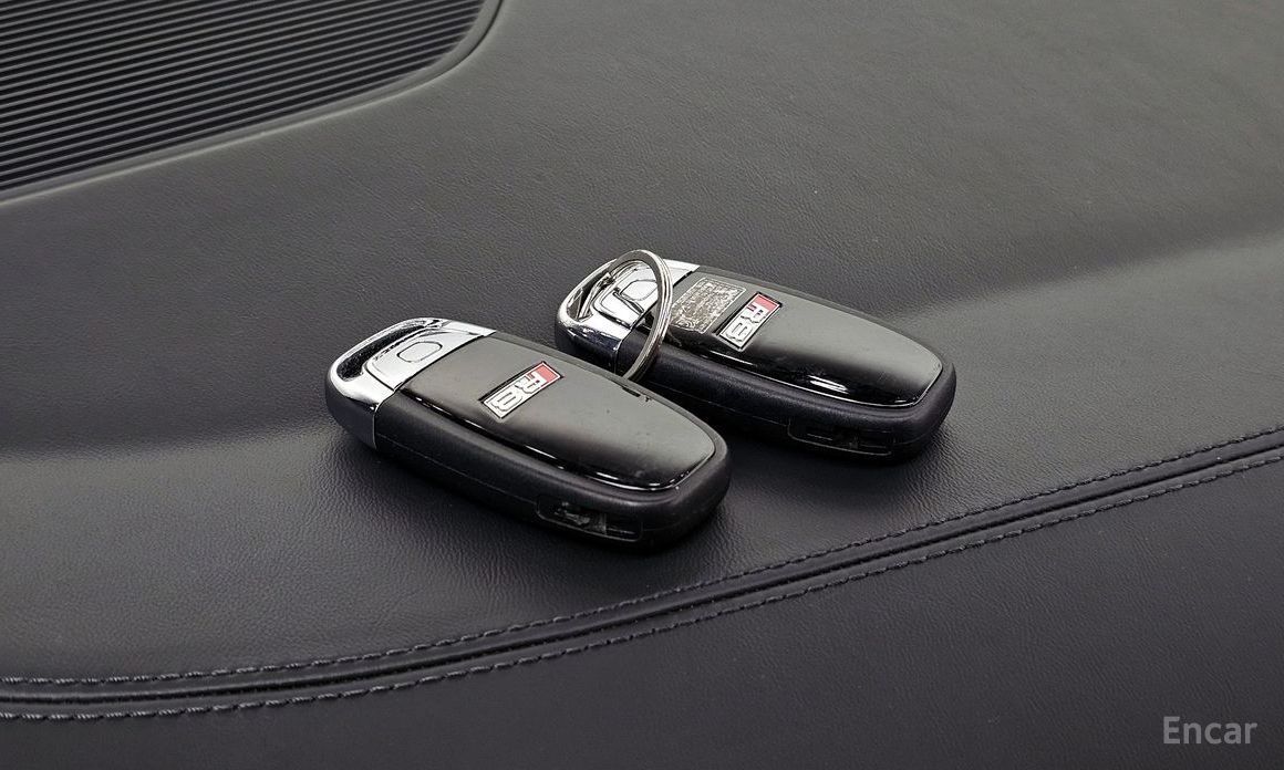 R8 (4S)5.2 V10 Performance Coupe 19