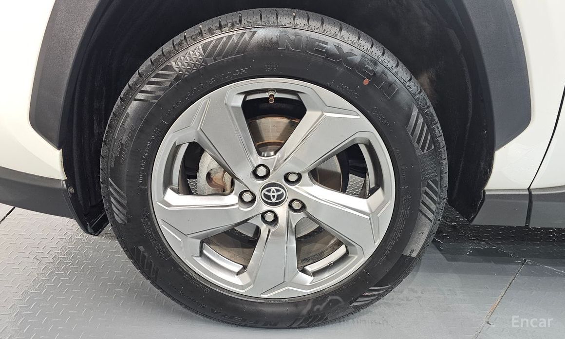 Toyota RAV4 5th Generation 2.5 2WD Hybrid №6