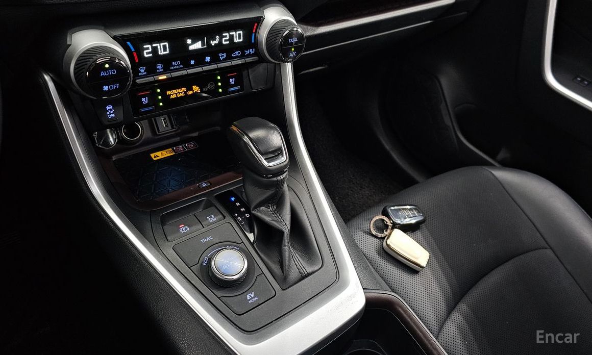 RAV4 5th Generation 2.5 4WD Hybrid 10