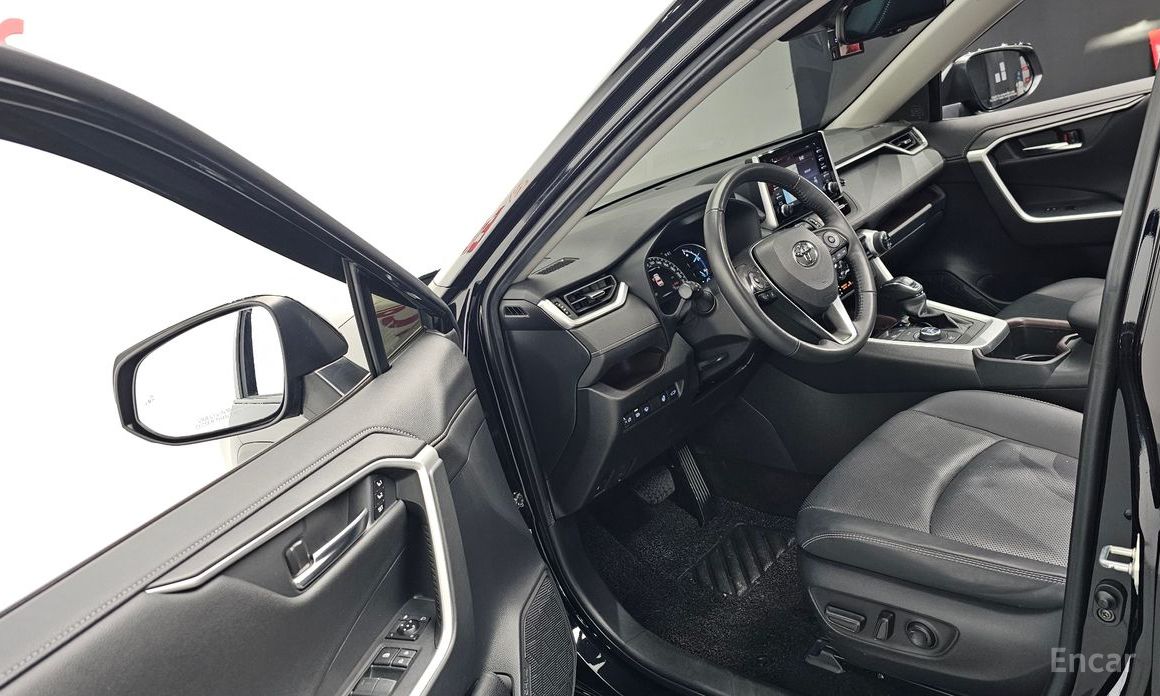 RAV4 5th Generation 2.5 4WD Hybrid 11