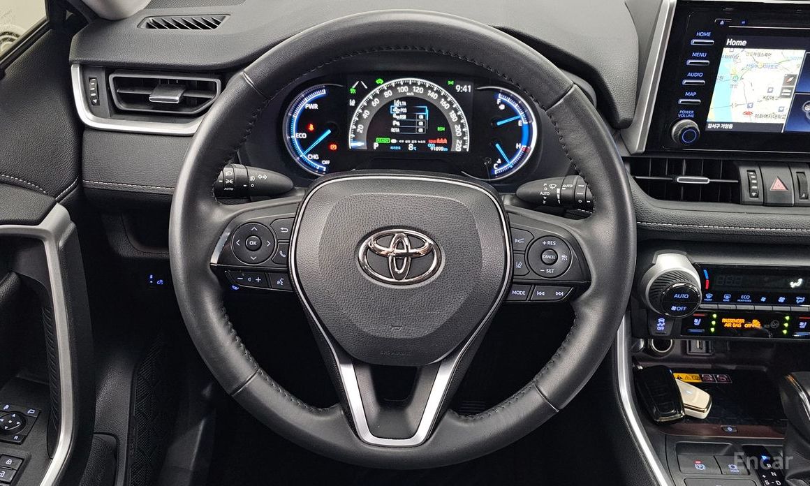 RAV4 5th Generation 2.5 4WD Hybrid 14